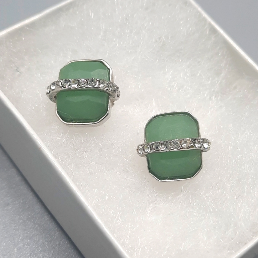 Retired Vince Camuto stud earrings